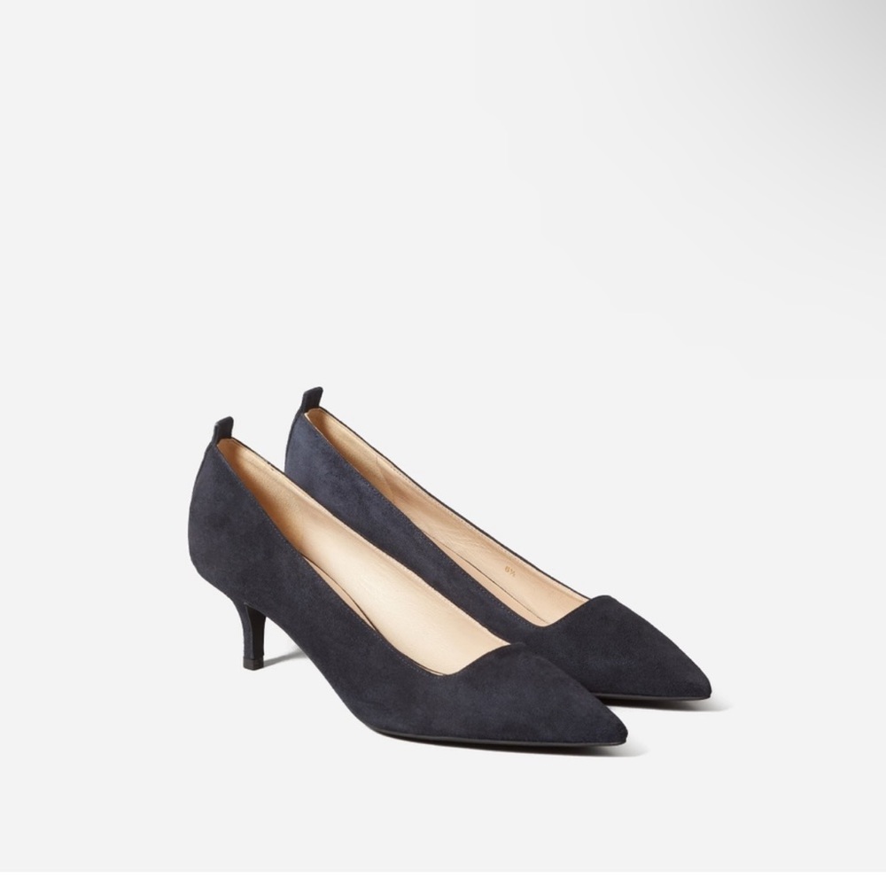 Everlane Navy Italian Suede Editor Heels Size 9. NEW